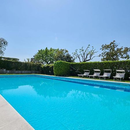 Front Lake Studio With Loft Bed And Pool Bardolino Eksteriør billede