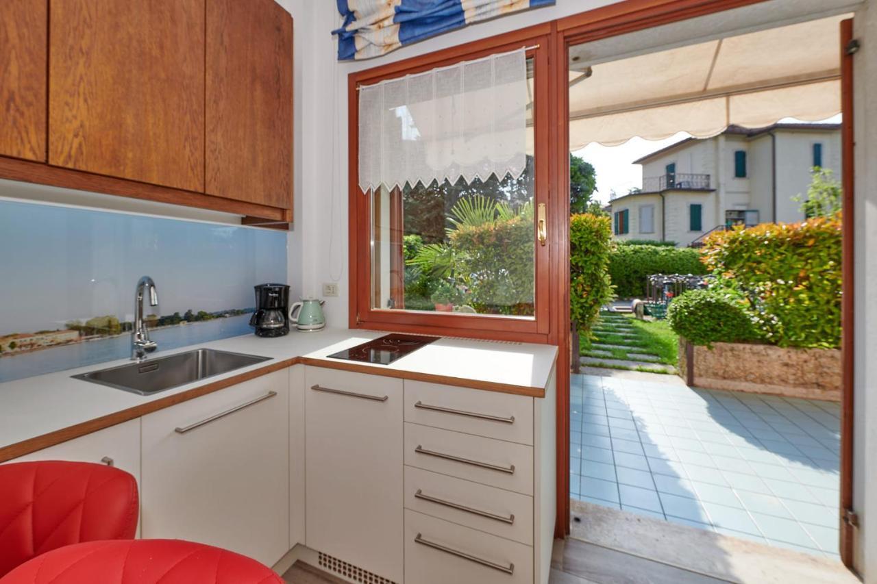 Front Lake Studio With Loft Bed And Pool Bardolino Eksteriør billede
