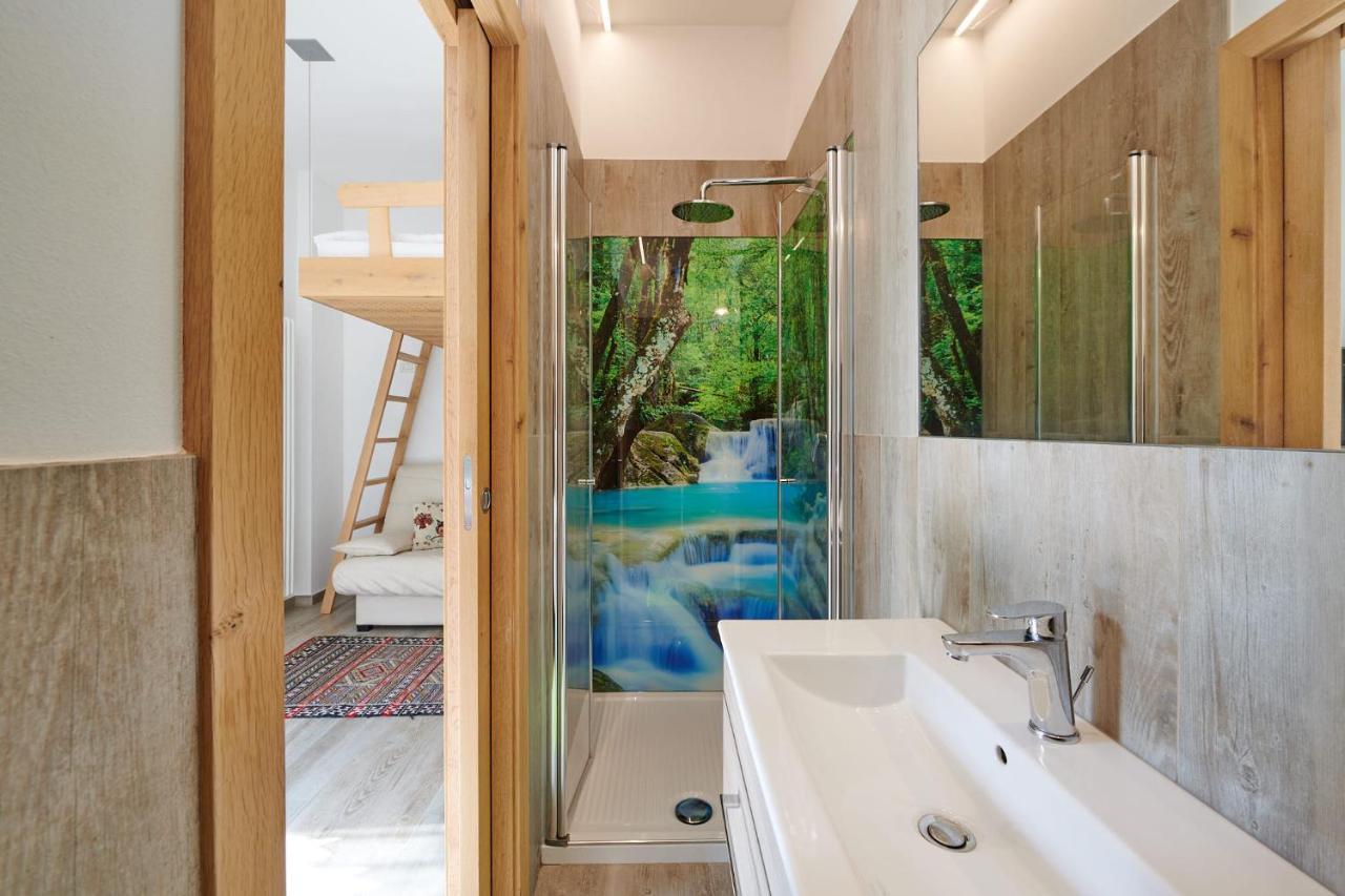 Front Lake Studio With Loft Bed And Pool Bardolino Eksteriør billede
