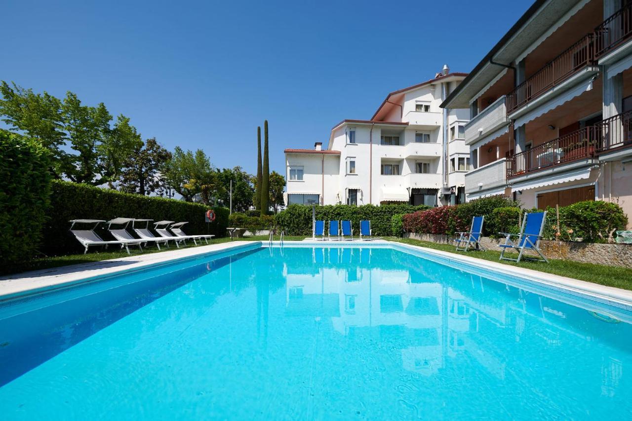 Front Lake Studio With Loft Bed And Pool Bardolino Eksteriør billede