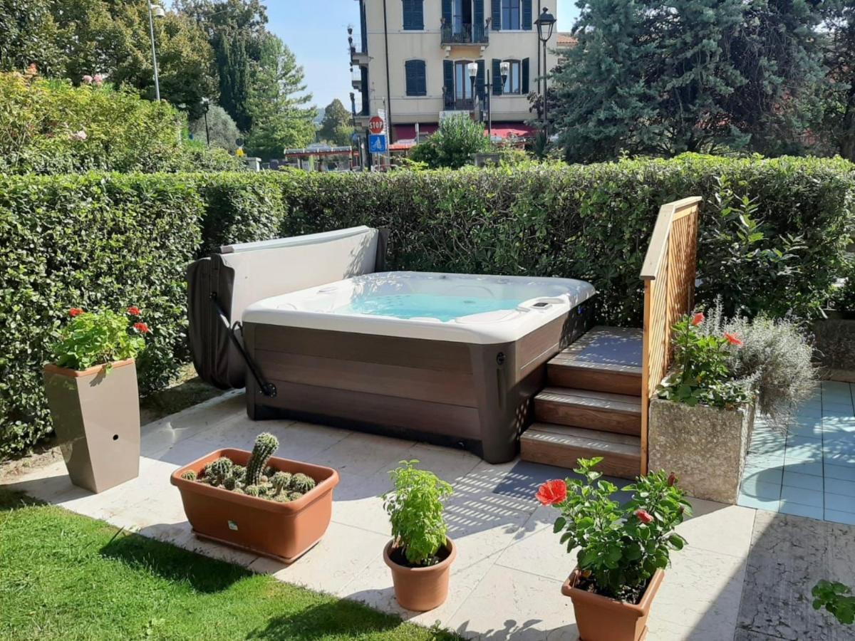Front Lake Studio With Loft Bed And Pool Bardolino Eksteriør billede